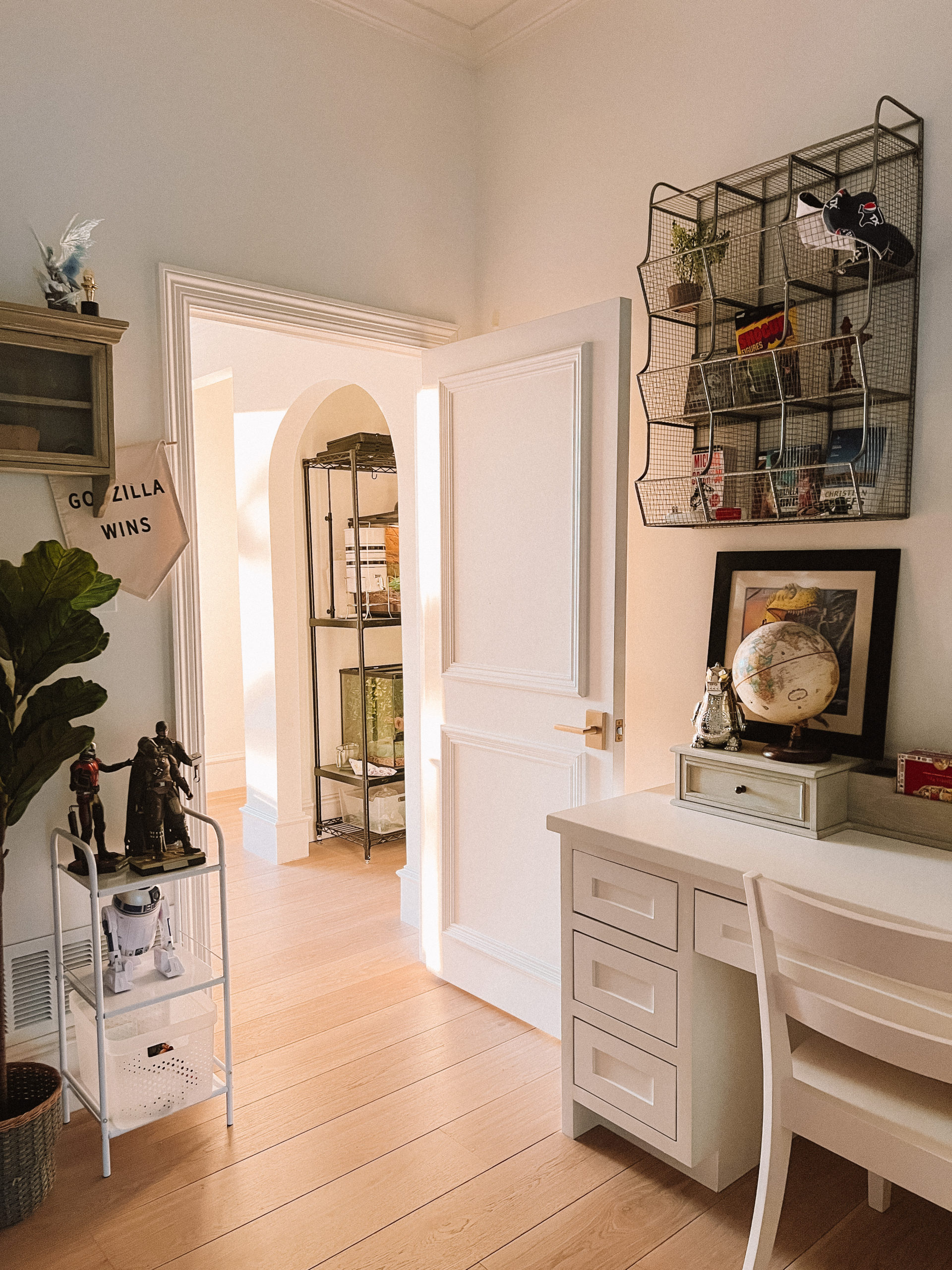 cool boys room shelves