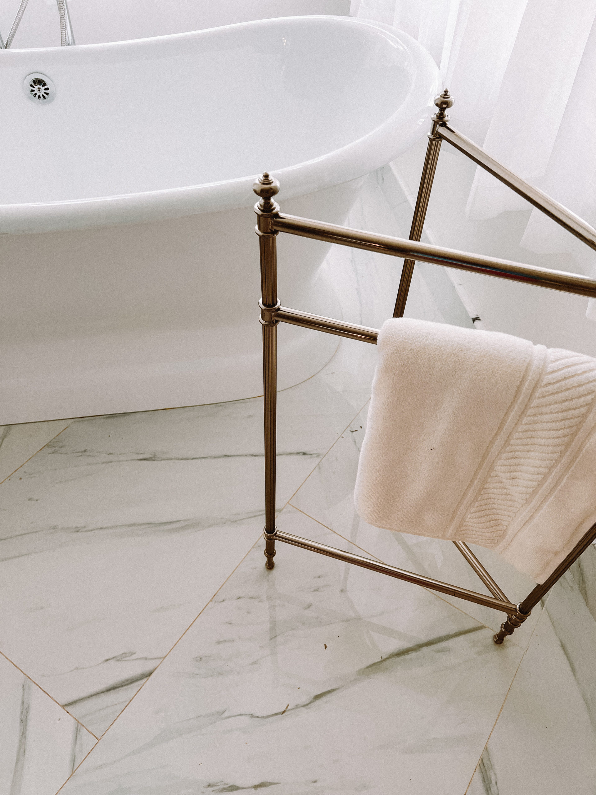 primary bathroom layout